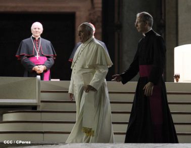 Papa Francisco Preside Vigilia de Oración en Preparación del Sínodo por la Familia