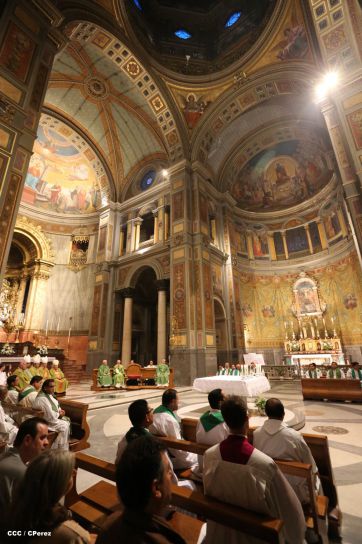 Cardenal Brenes toma posesión de Parroquia San Joaquín, en Roma