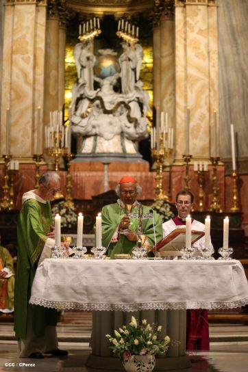 Cardenal Brenes toma posesión de Parroquia San Joaquín, en Roma