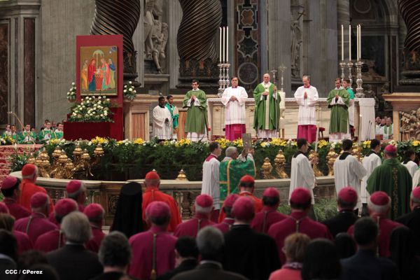 Cardenal Brenes toma posesión de Parroquia San Joaquín, en Roma