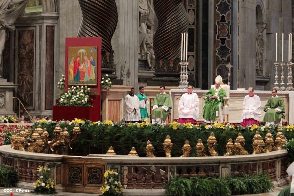 Cardenal Brenes toma posesión de Parroquia San Joaquín, en Roma