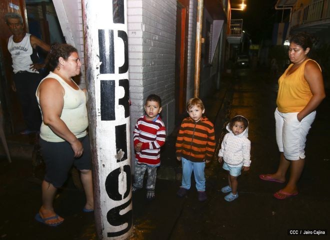 Evacúan zonas costeras de Carazo ante alerta de tsunami