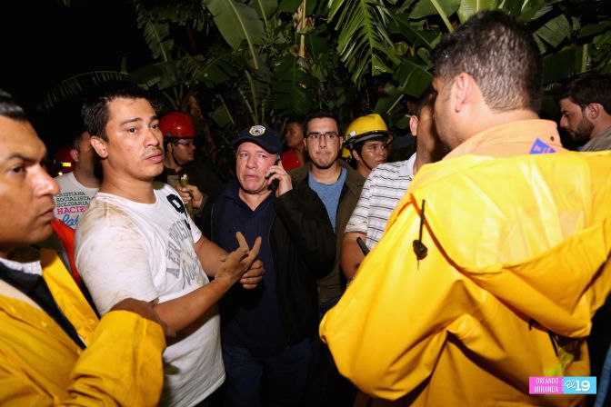 Colapsa muro en Barrio 18 de Mayo y soterra a familias