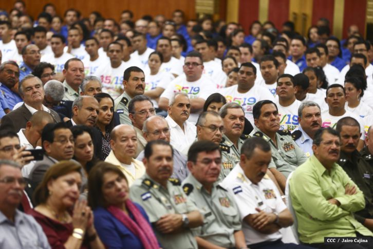 Presidente Daniel y Compañera Rosario encabezan acto 35 Aniversario MIGOB