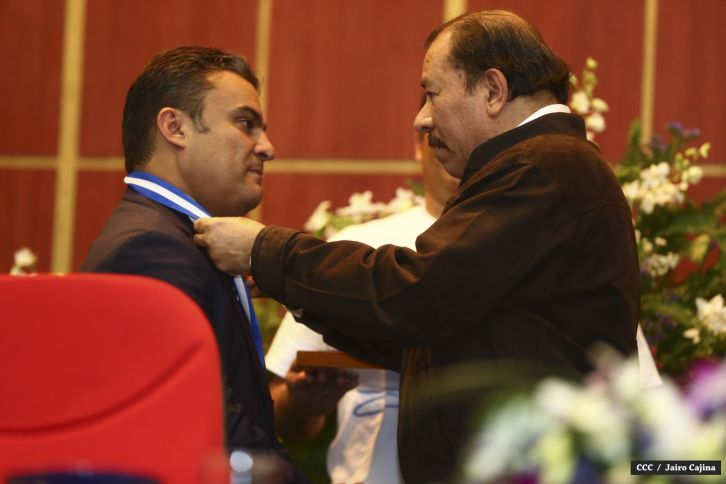 Presidente Daniel y Compañera Rosario encabezan acto 35 Aniversario MIGOB