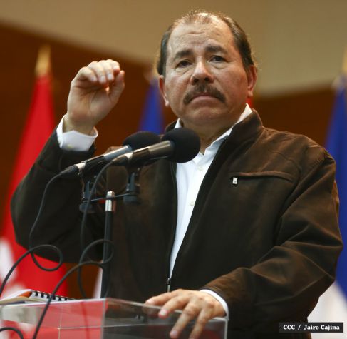 Presidente Daniel y Compañera Rosario encabezan acto 35 Aniversario MIGOB