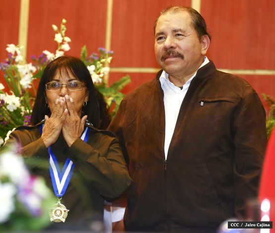 Presidente Daniel y Compañera Rosario encabezan acto 35 Aniversario MIGOB