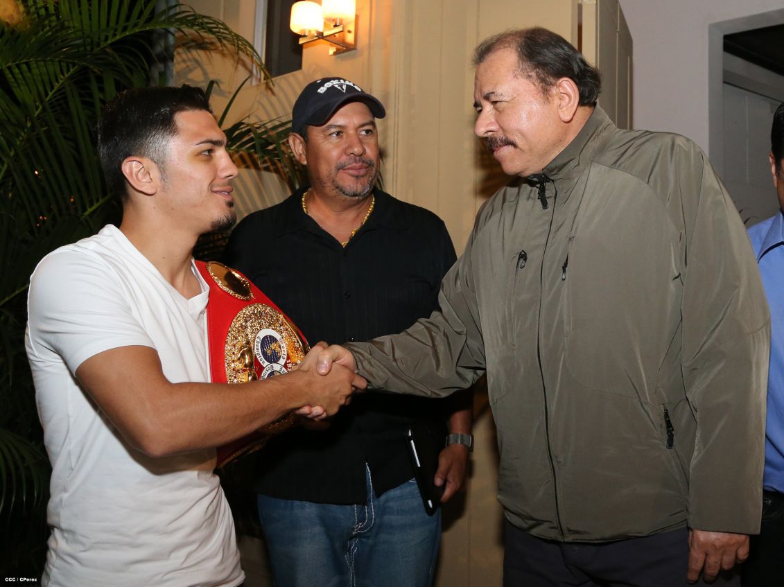 Presidente Daniel se reúne con el Campeón Mundial Randy Caballero