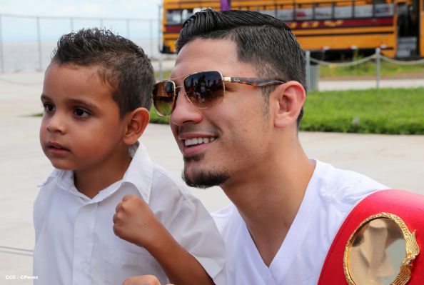 Recorrido del Campeón Randy Caballero por Managua y encuentro con Campeones