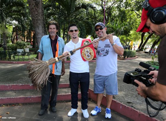 Recorrido del Campeón Randy Caballero por Managua y encuentro con Campeones