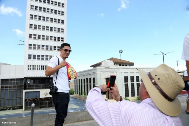 Recorrido del Campeón Randy Caballero por Managua y encuentro con Campeones