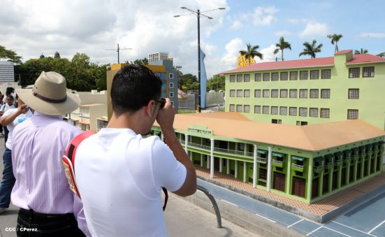 Recorrido del Campeón Randy Caballero por Managua y encuentro con Campeones