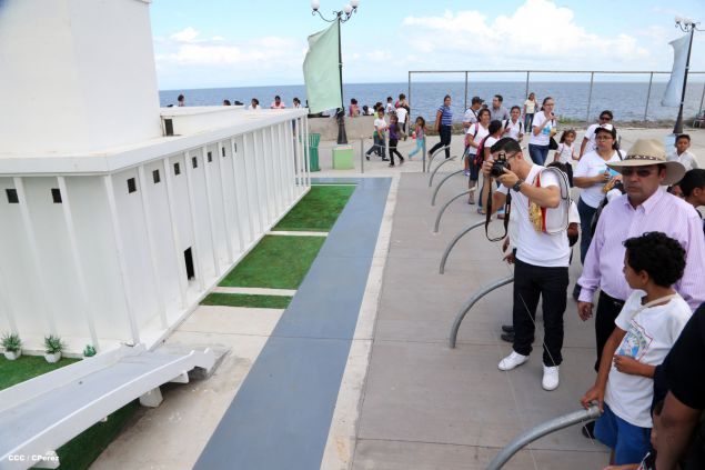 Recorrido del Campeón Randy Caballero por Managua y encuentro con Campeones