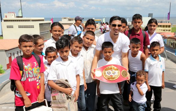 Recorrido del Campeón Randy Caballero por Managua y encuentro con Campeones