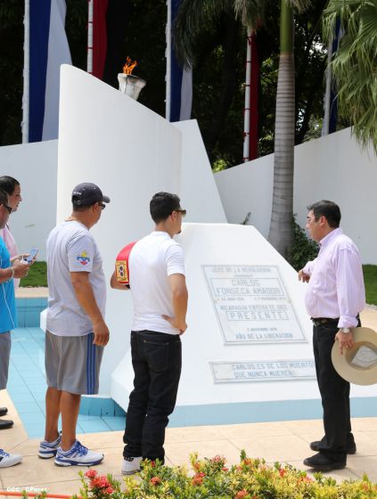 Recorrido del Campeón Randy Caballero por Managua y encuentro con Campeones