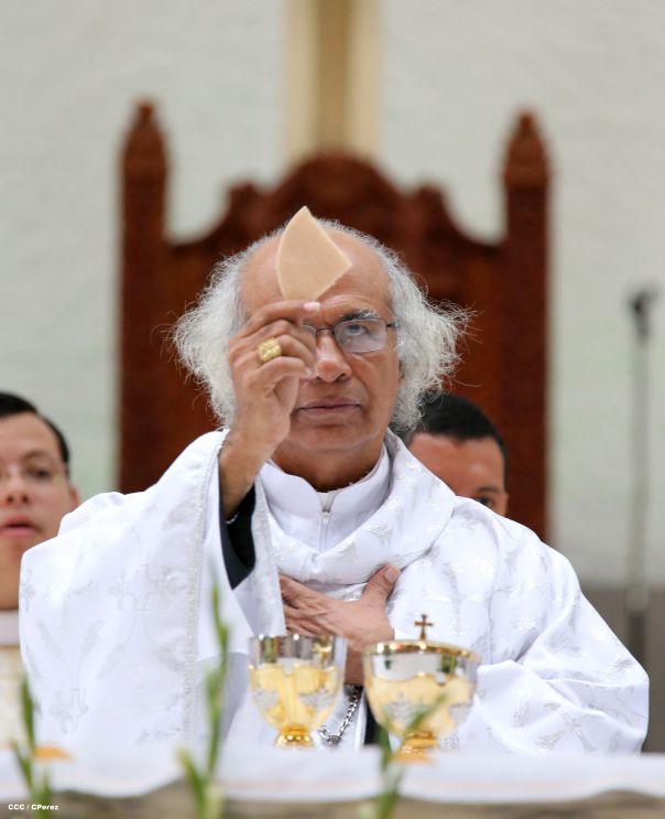 Cardenal Brenes celebra Bodas de Plata de sacerdotes