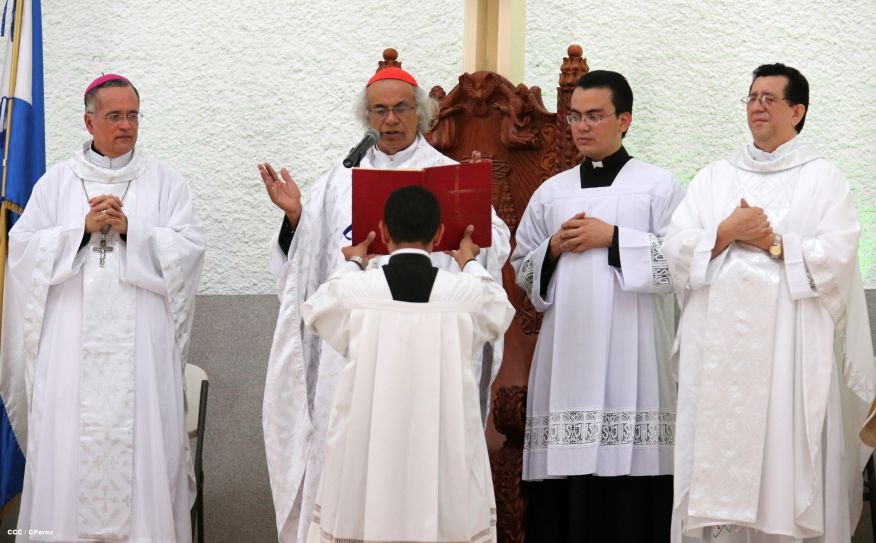 Cardenal Brenes celebra Bodas de Plata de sacerdotes