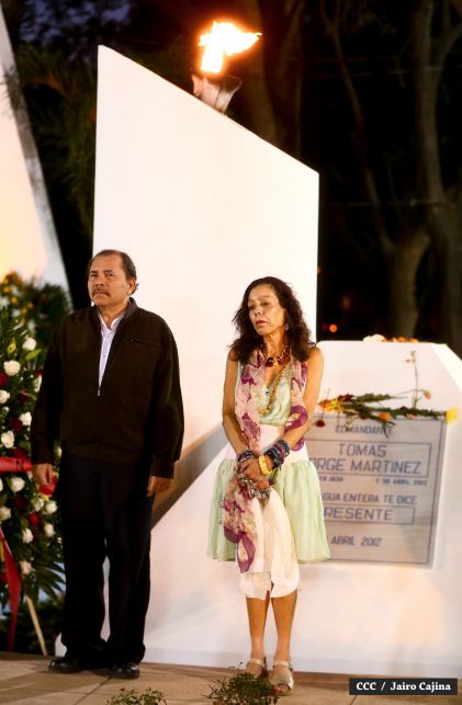 Daniel y Rosario rinden homenaje el Comandante Carlos Fonseca Amador