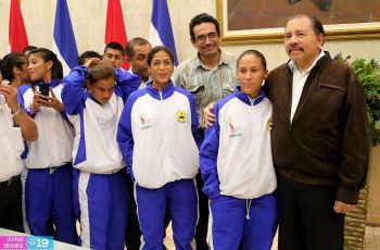 Daniel abandera delegación que participará en Juegos Centroamericanos y del Caribe