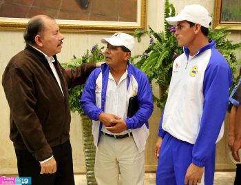 Daniel abandera delegación que participará en Juegos Centroamericanos y del Caribe