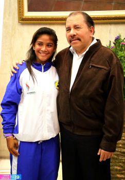 Daniel abandera delegación que participará en Juegos Centroamericanos y del Caribe