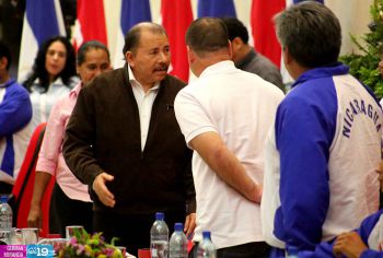 Daniel abandera delegación que participará en Juegos Centroamericanos y del Caribe