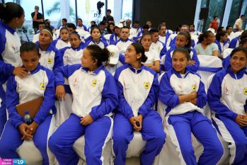 Daniel abandera delegación que participará en Juegos Centroamericanos y del Caribe