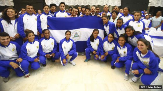 Daniel abandera delegación que participará en Juegos Centroamericanos y del Caribe