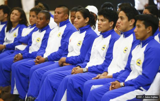 Daniel abandera delegación que participará en Juegos Centroamericanos y del Caribe