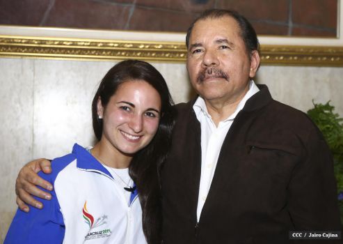 Daniel abandera delegación que participará en Juegos Centroamericanos y del Caribe