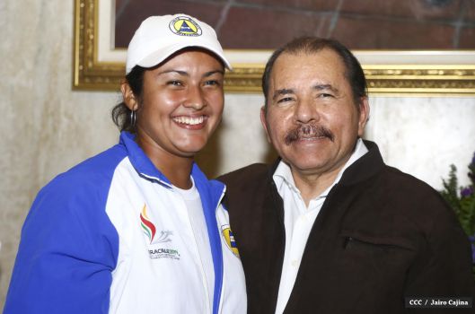 Daniel abandera delegación que participará en Juegos Centroamericanos y del Caribe