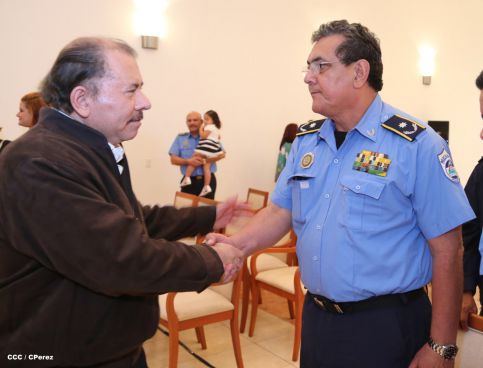 Presidente Daniel asciende en grados a nuevos Comisionados Generales de la Policía Nacional