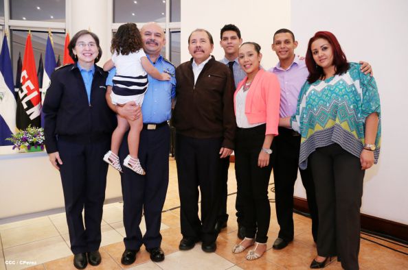 Presidente Daniel asciende en grados a nuevos Comisionados Generales de la Policía Nacional