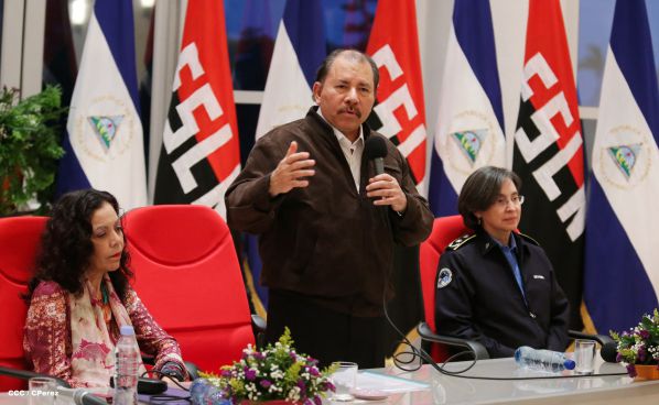 Presidente Daniel asciende en grados a nuevos Comisionados Generales de la Policía Nacional