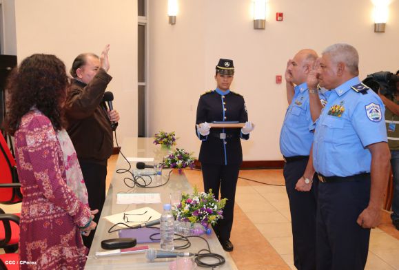 Presidente Daniel asciende en grados a nuevos Comisionados Generales de la Policía Nacional