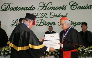 UCC otorga Doctorado Honoris Causa a Cardenal Brenes