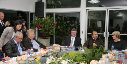Presidente Daniel se reúne con delegación gubernamental y de empresarios de Islandia