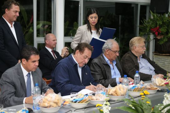 Presidente Daniel se reúne con delegación gubernamental y de empresarios de Islandia