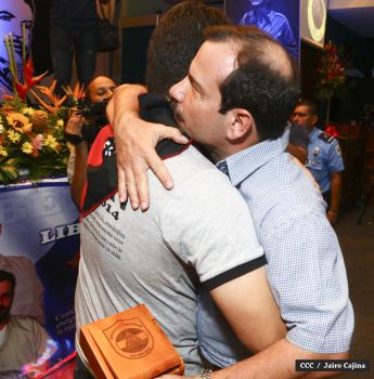 Héroe cubano visita León