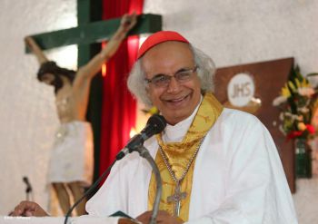 Cardenal Brenes celebra a Cristo Rey