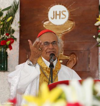 Cardenal Brenes celebra a Cristo Rey