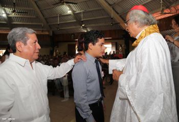 Cardenal Brenes celebra a Cristo Rey