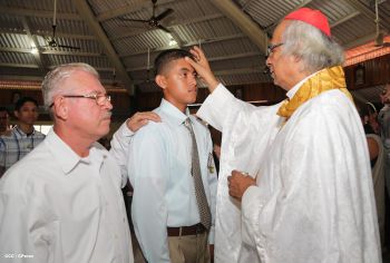 Cardenal Brenes celebra a Cristo Rey