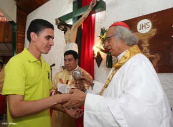 Cardenal Brenes celebra a Cristo Rey