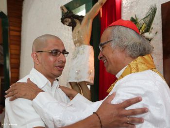 Cardenal Brenes celebra a Cristo Rey