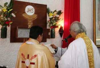 Cardenal Brenes celebra a Cristo Rey