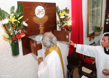 Cardenal Brenes celebra a Cristo Rey