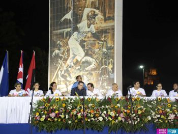 Compañero cubano realiza recorrido por diferentes lugares de la capital