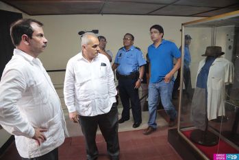 Compañero cubano realiza recorrido por diferentes lugares de la capital