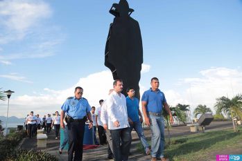 Compañero cubano realiza recorrido por diferentes lugares de la capital